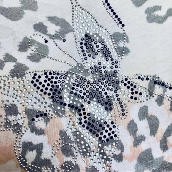 Women’s tee - Picture 3 of 5